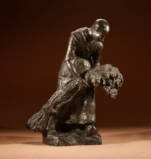 Dutch Royal Provenance - A beautiful bronze sculpture of a peasant woman binding corn